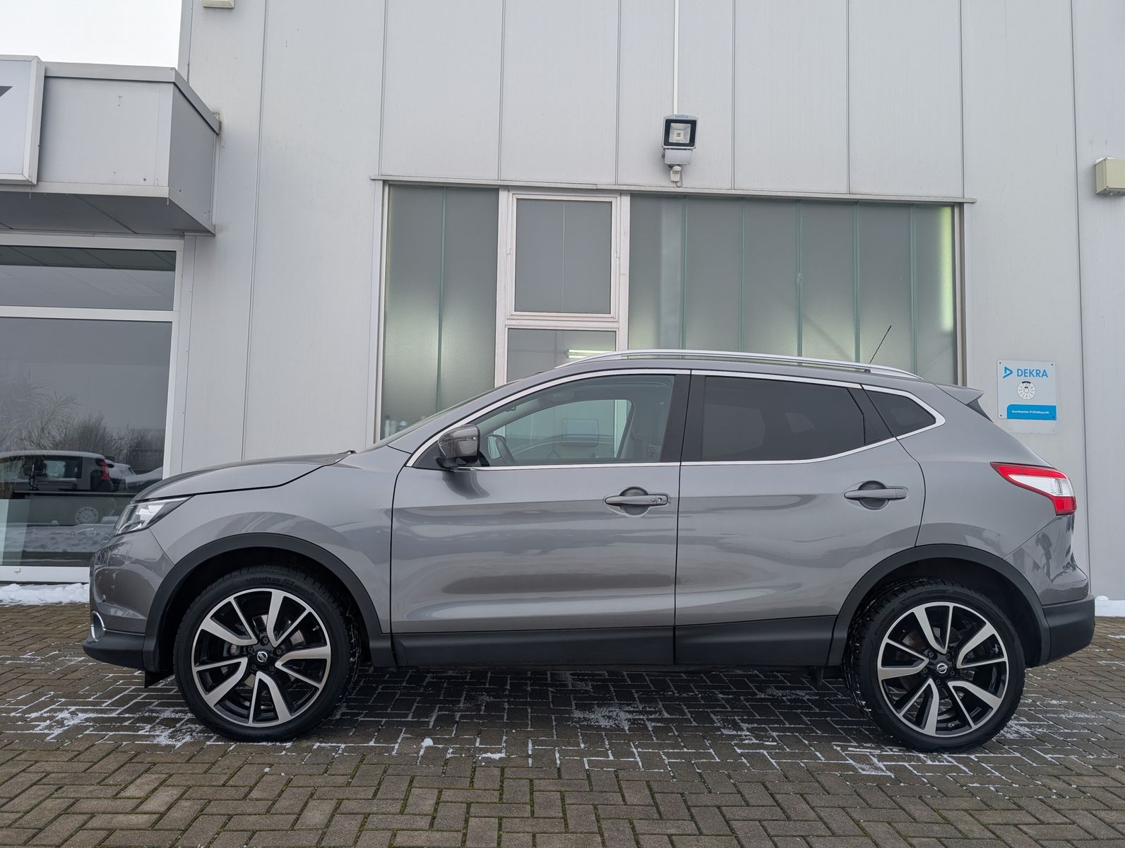 Fahrzeugabbildung Nissan Qashqai 1.6 dCi X-Tronic TEKNA AHK PANO NAVI