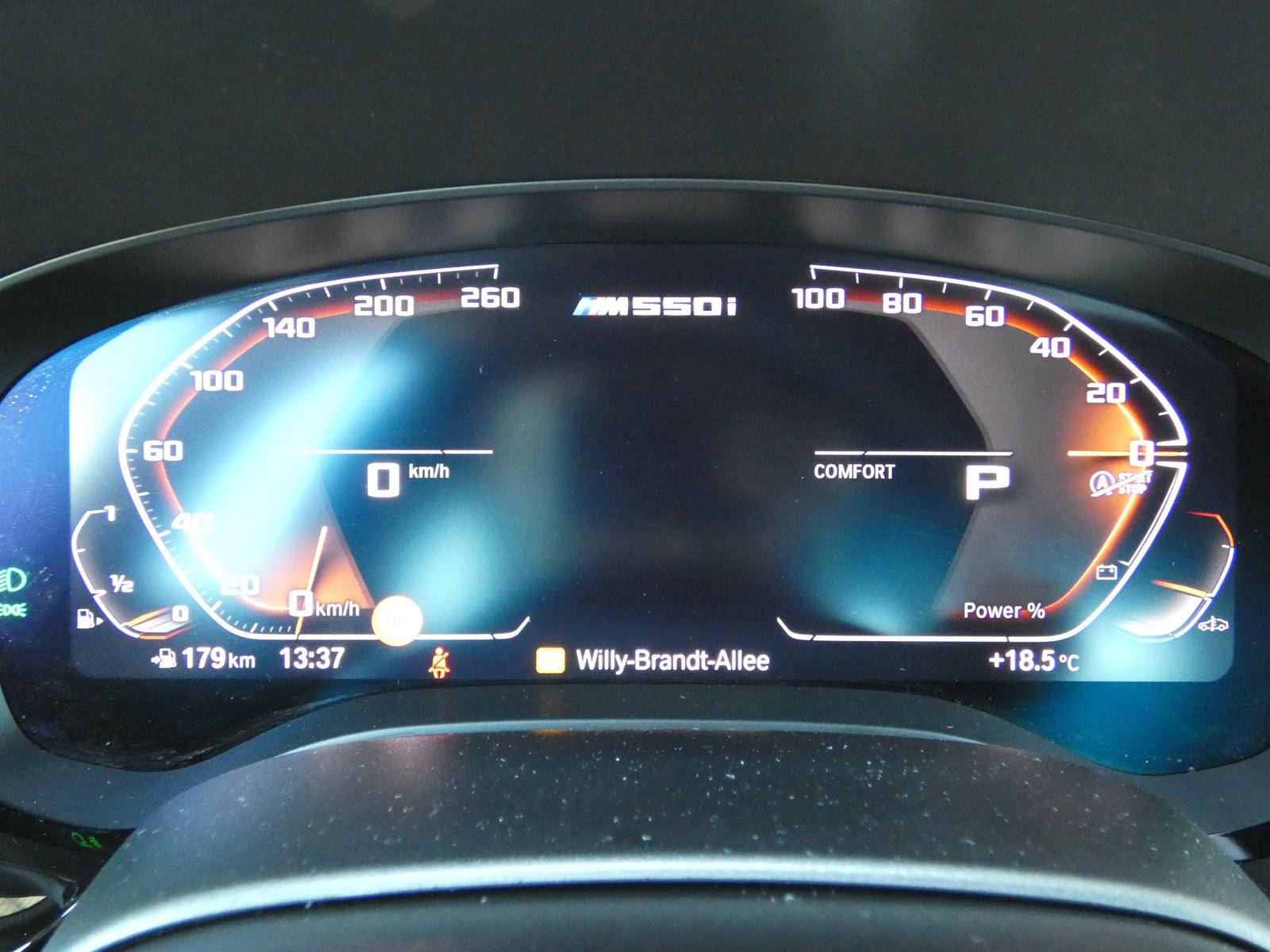 BMW M550i xDrive Limousine M Sport Navi+Kamera+ACC