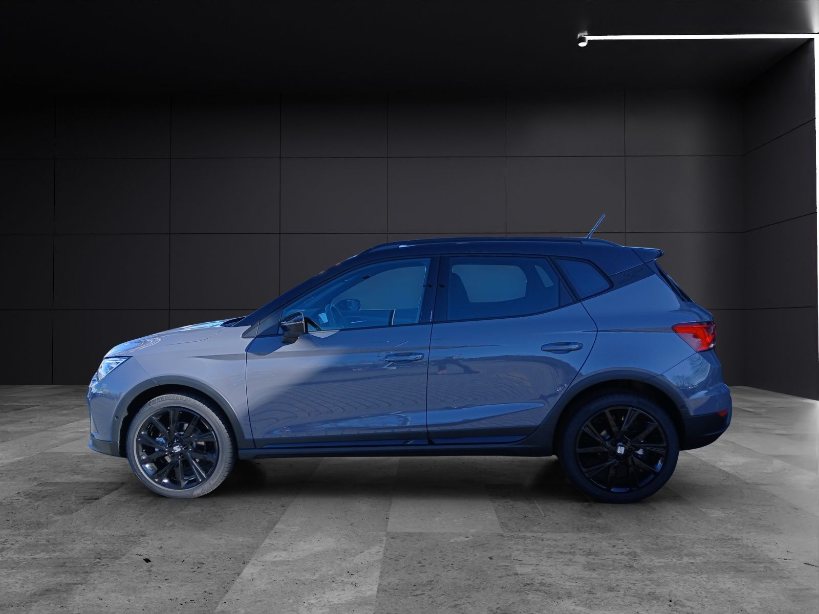 Fahrzeugabbildung SEAT Arona TSI FR Black Edition DSG LED Navi AID ACC