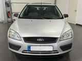 Ford Focus 1.6 Lim. **Schiebedach*CD*el.Fenster** - Ford Focus aus 2005: 1.6