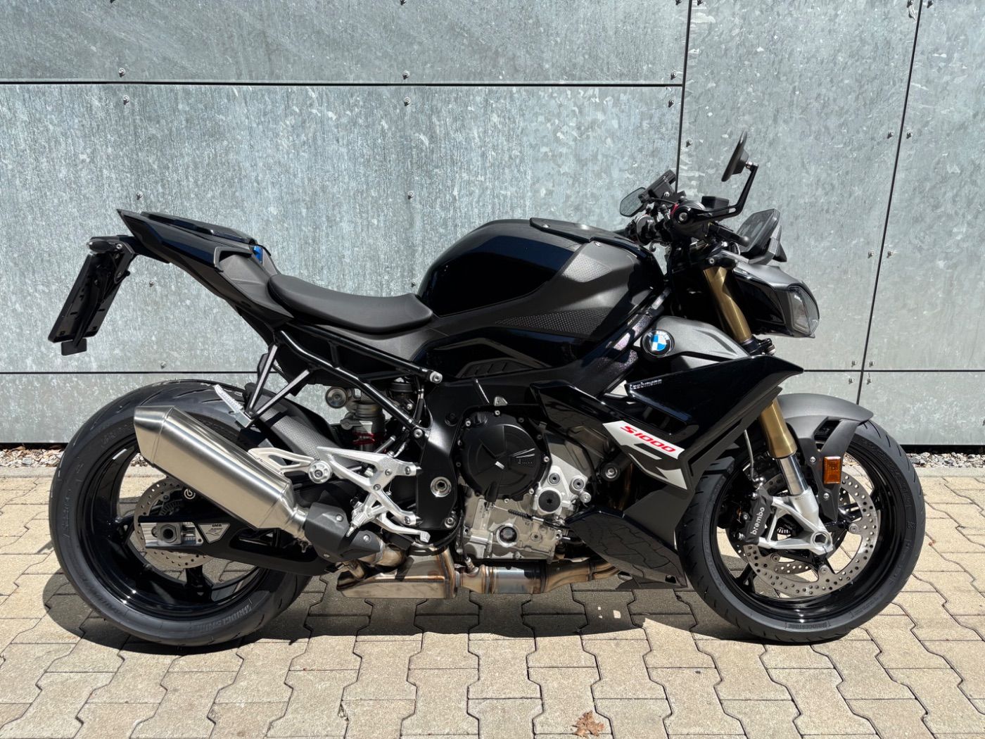 Fahrzeugabbildung BMW S 1000 R 2 Pakete