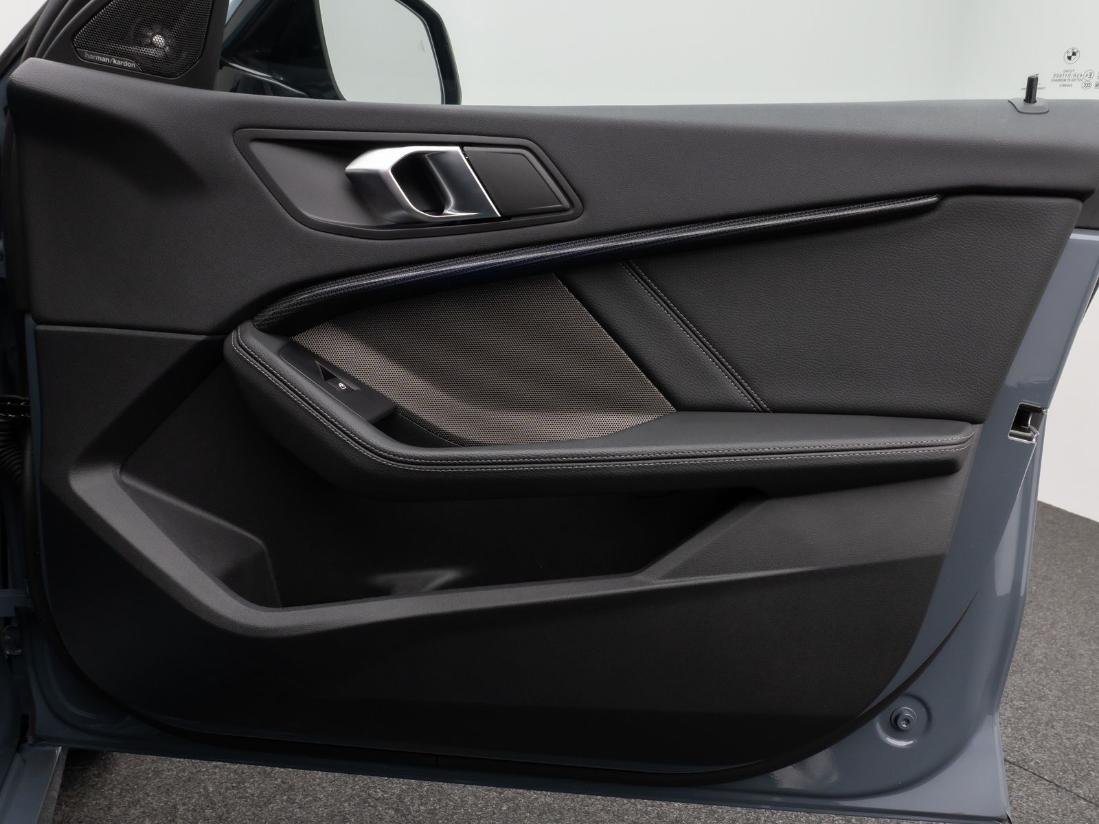 Fahrzeugabbildung BMW 118i M Sport Panorama Kamera HUD DAB H/K Komfort