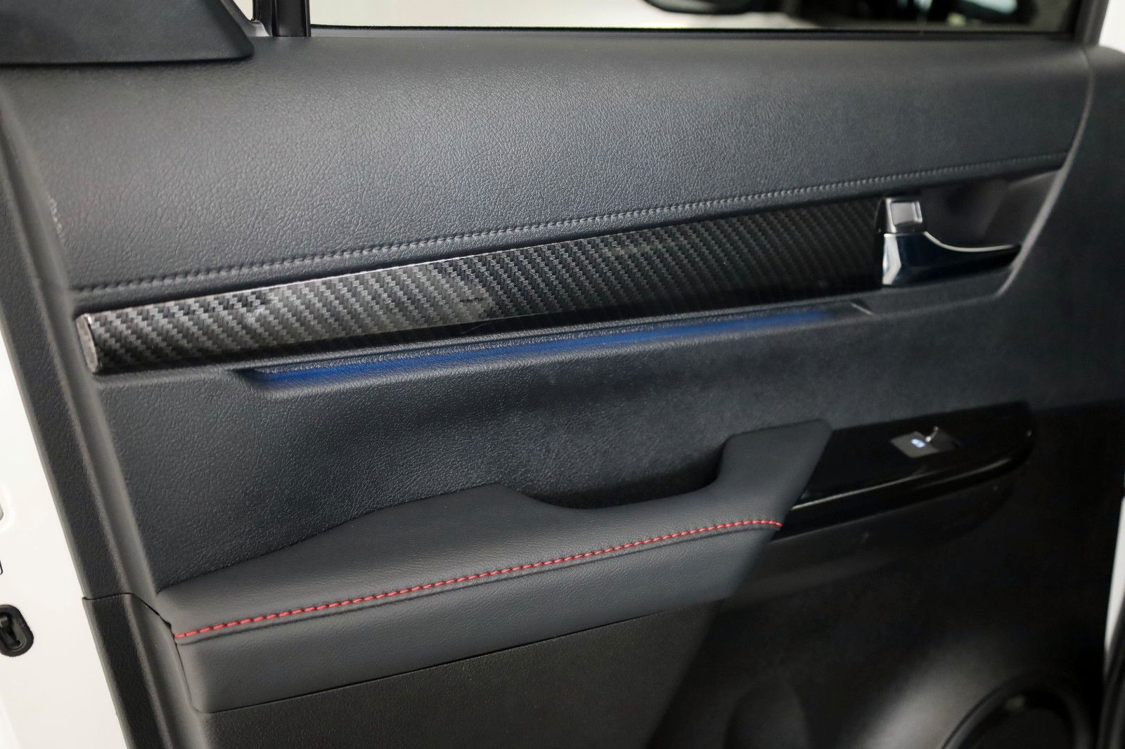 Fahrzeugabbildung Toyota Hilux 2.8 D-4D GR Sport,Alcantara,ACC,Rollo, AHK