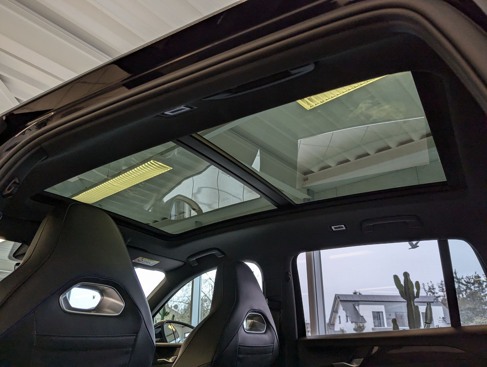 VW Tiguan 2.0TDI R-Line 4M Pano H/K AHK Matrix 20" - Image 14