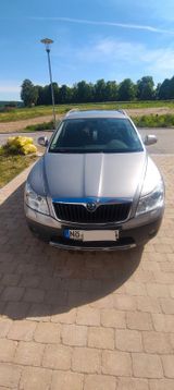 Skoda Octavia 1.8 TSI 4x4 Scout Combi Scout - Skoda Octavia aus 2011: Allradantrieb