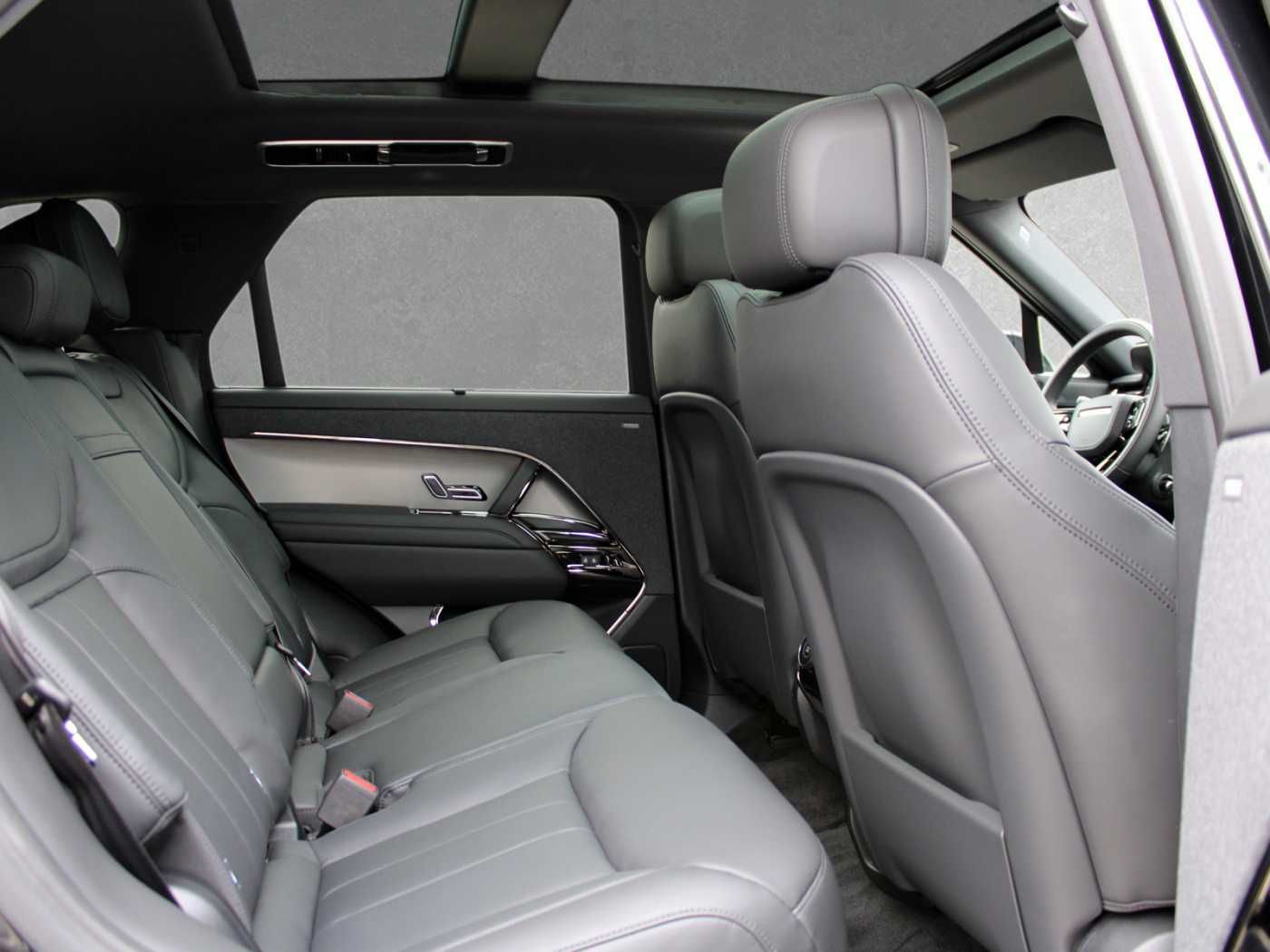 Fahrzeugabbildung Land Rover Range Rover Sport Diesel D300 Dynamic SE