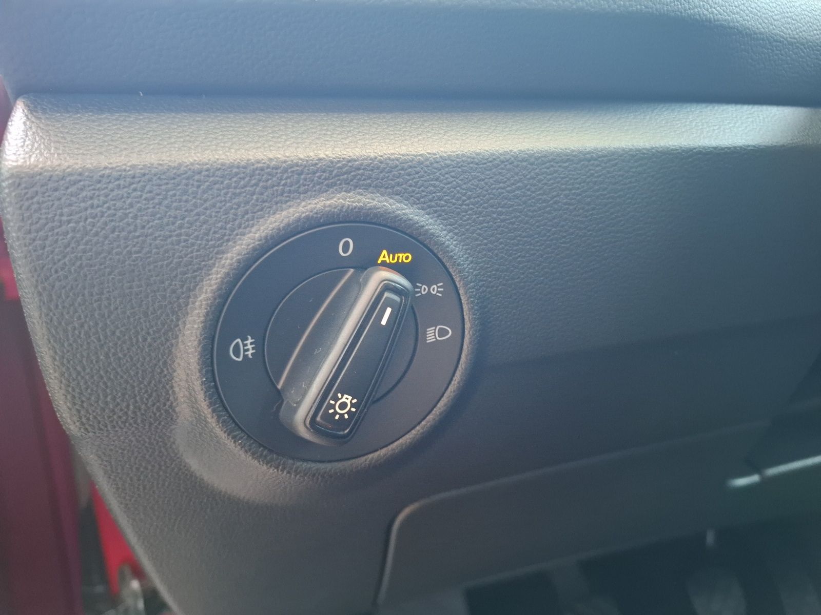 Fahrzeugabbildung Volkswagen T-Roc TSI LED AHK AID LANE Assist