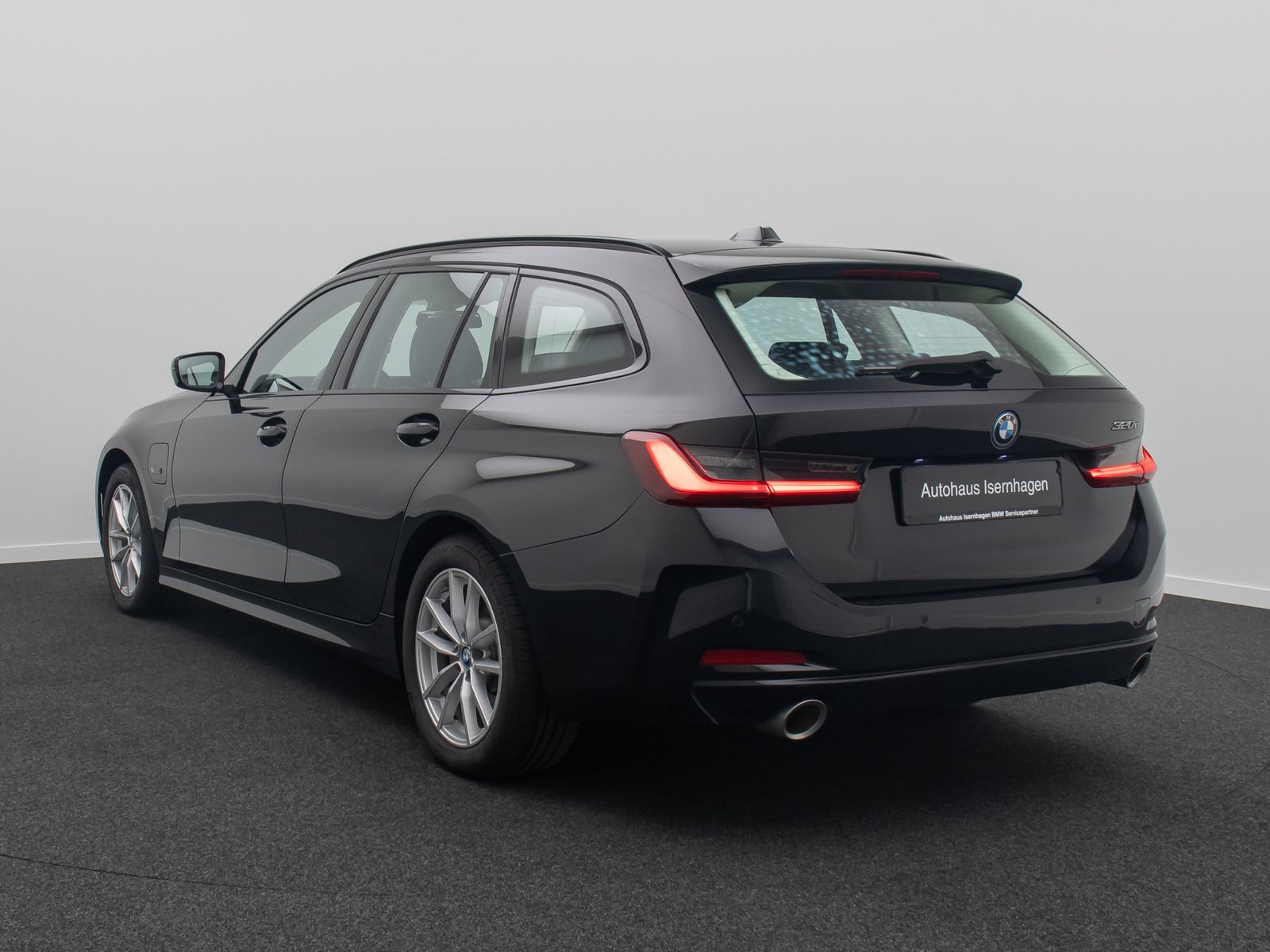 Fahrzeugabbildung BMW 320e  DAB CockPitPlus PDC WidscreenDisplay LED