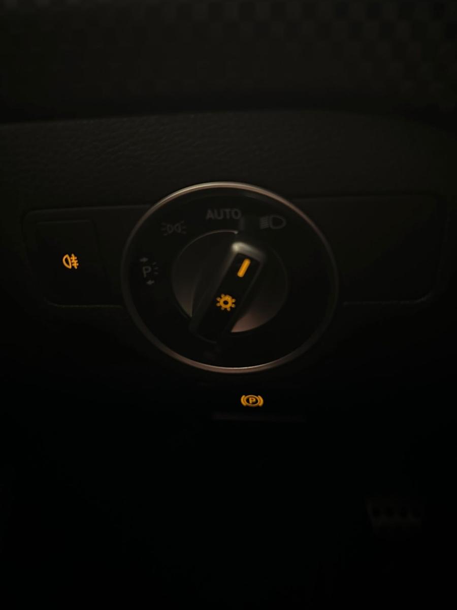 Mercedes-Benz A200 2015 — photo 14