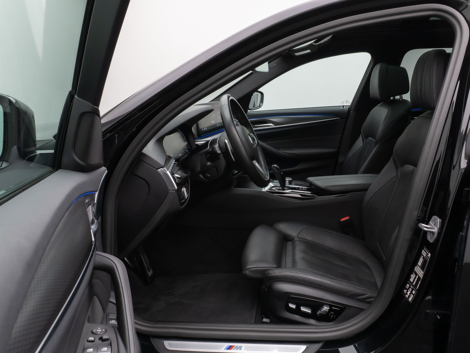 Fahrzeugabbildung BMW 540d xD M Sport Panorama Kamera Laser HUD AHK