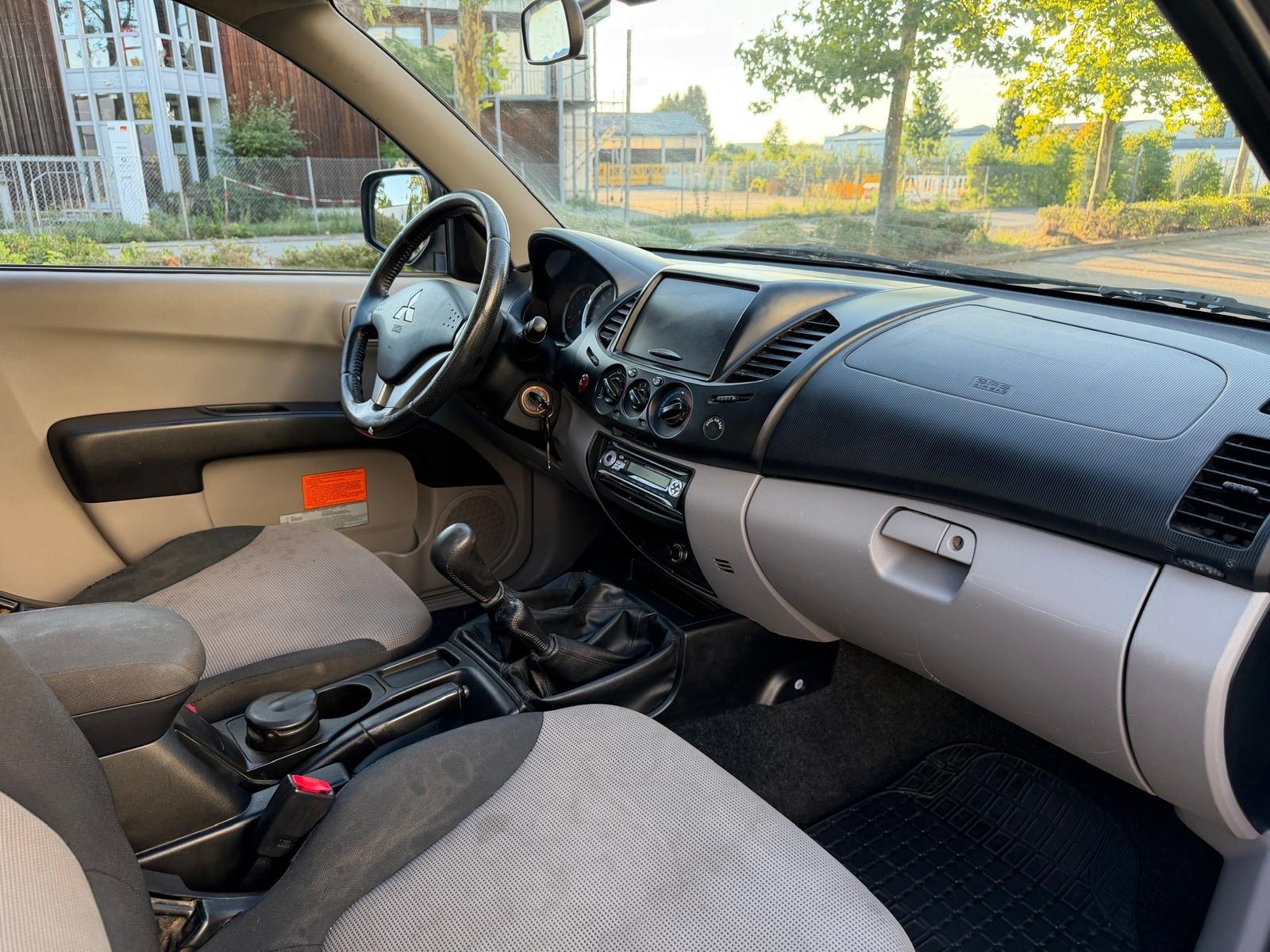 Mitsubishi L200