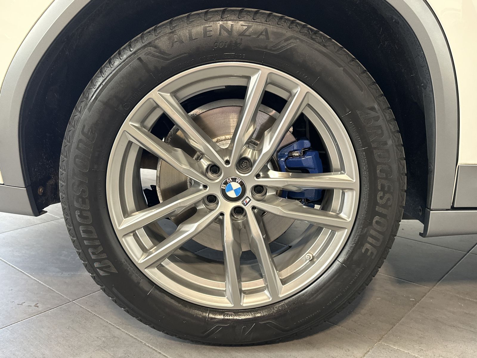 Fahrzeugabbildung BMW X4 xDrive30i M-Sport X NAV+LED+360°+ACC+HEAD-UP
