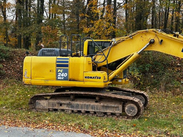 Komatsu PC 240 NLC - 10  / Kettenbagger