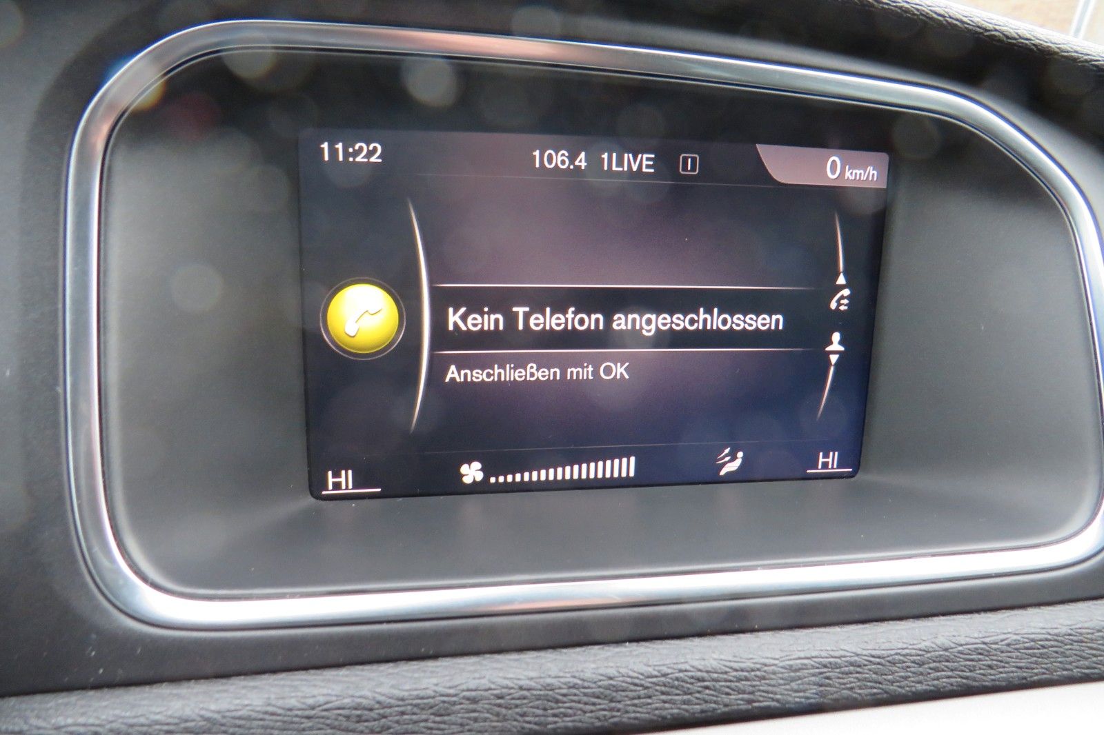 Fahrzeugabbildung Volvo V40 Kinetic NAVI TELVOR KLIMATRONIC 8-FACH ALU