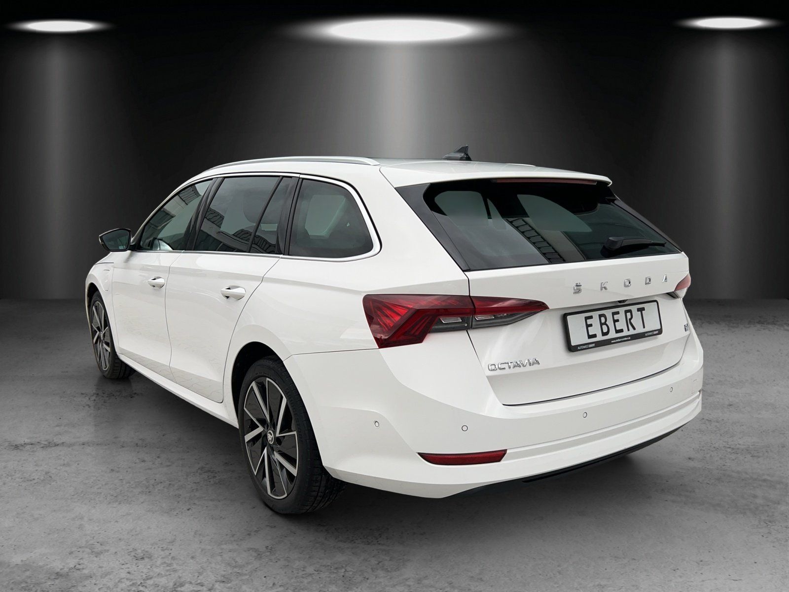 Fahrzeugabbildung SKODA Octavia Combi 1.4 TSI DSG iV Style/KAMERA/ACC/