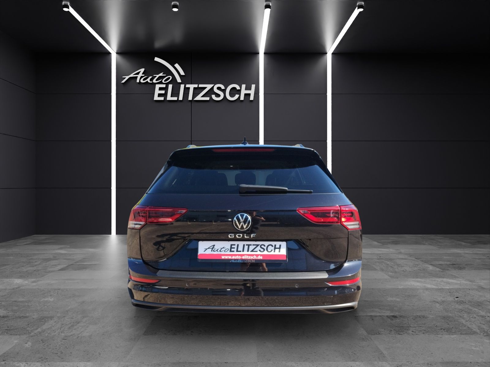Fahrzeugabbildung Volkswagen Golf VIII Variant Life TDI DSG LED ACC AHK SHZ P