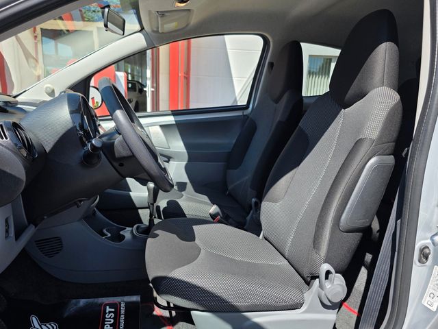 TOYOTA Aygo — Foto 12
