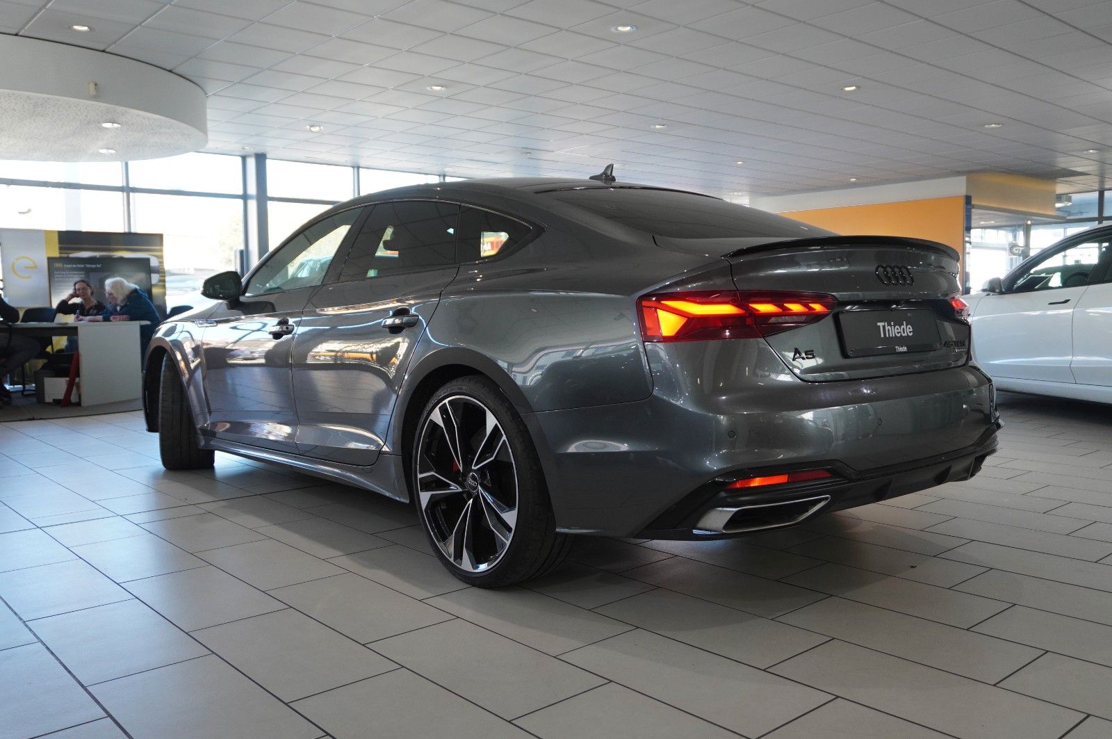 Fahrzeugabbildung Audi A5 Sportback 45 TFSI QUATTRO S-LINE NAVI/MATRIX