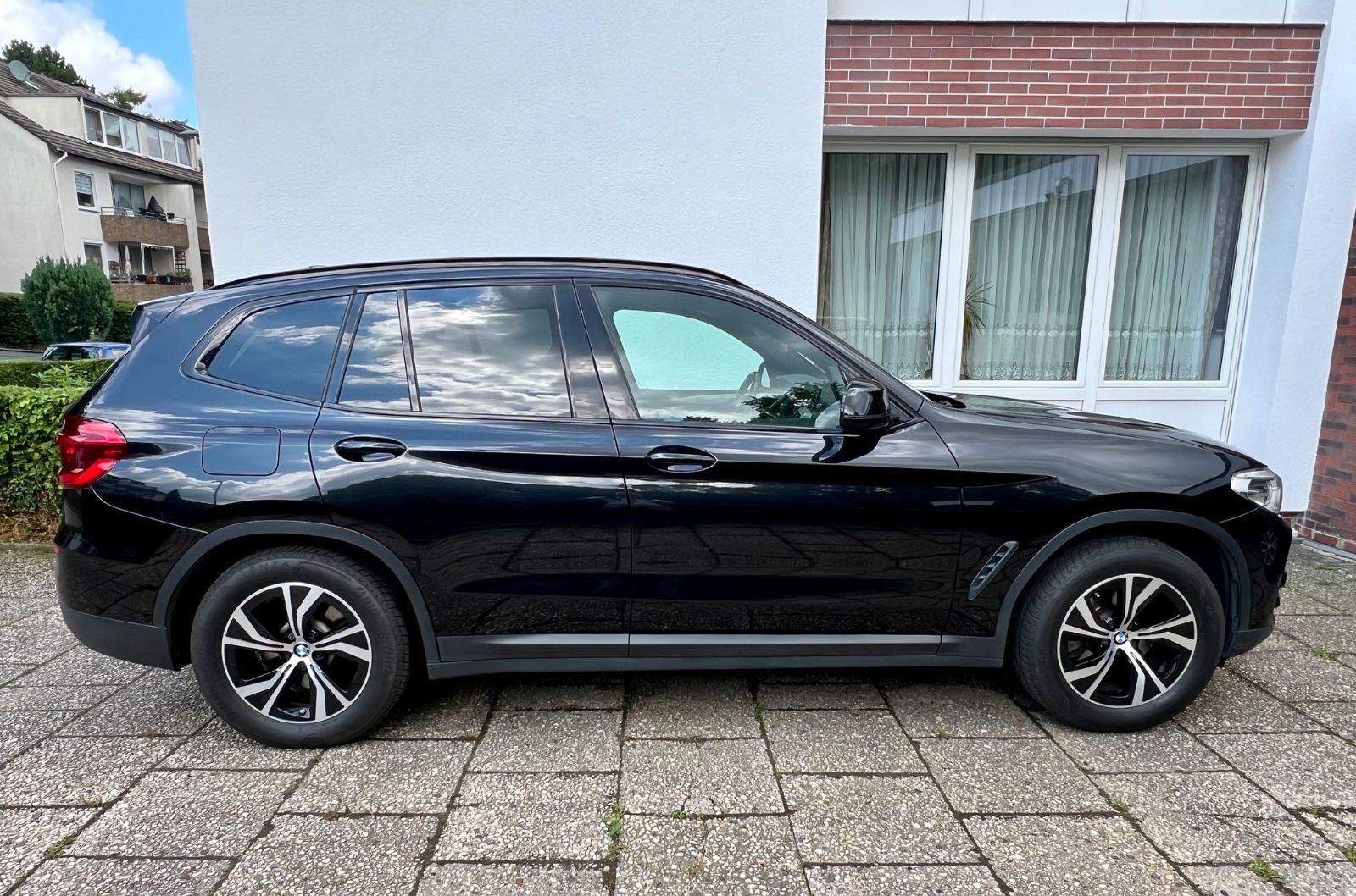 BMW X3 xDrive20d AT - Scheckheft, HiFi, AHK, TÜV neu
