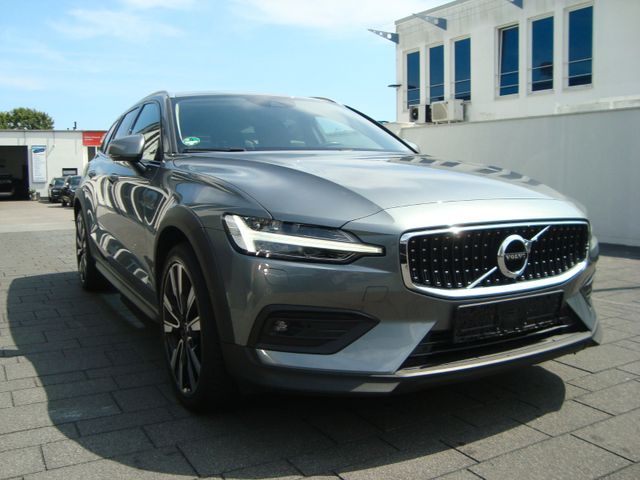Volvo V60 Cross Country  AWD