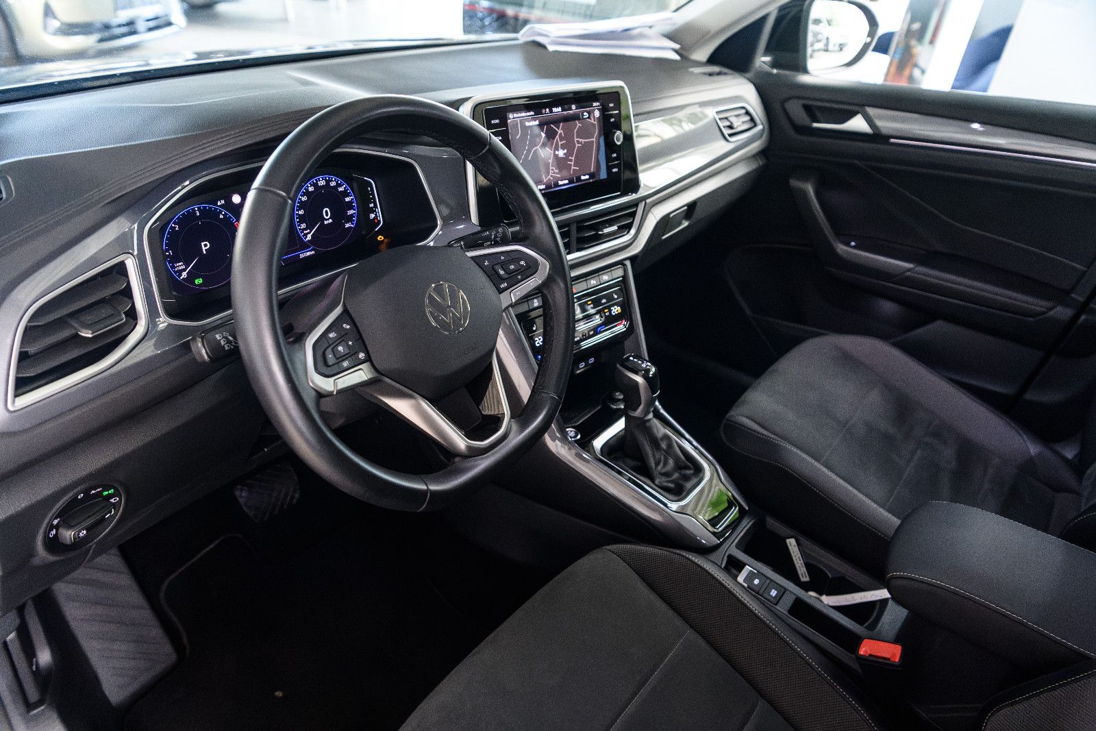 Fahrzeugabbildung Volkswagen T-Roc Style 2.0l TDI DSG + Navi + ACC + Keyless
