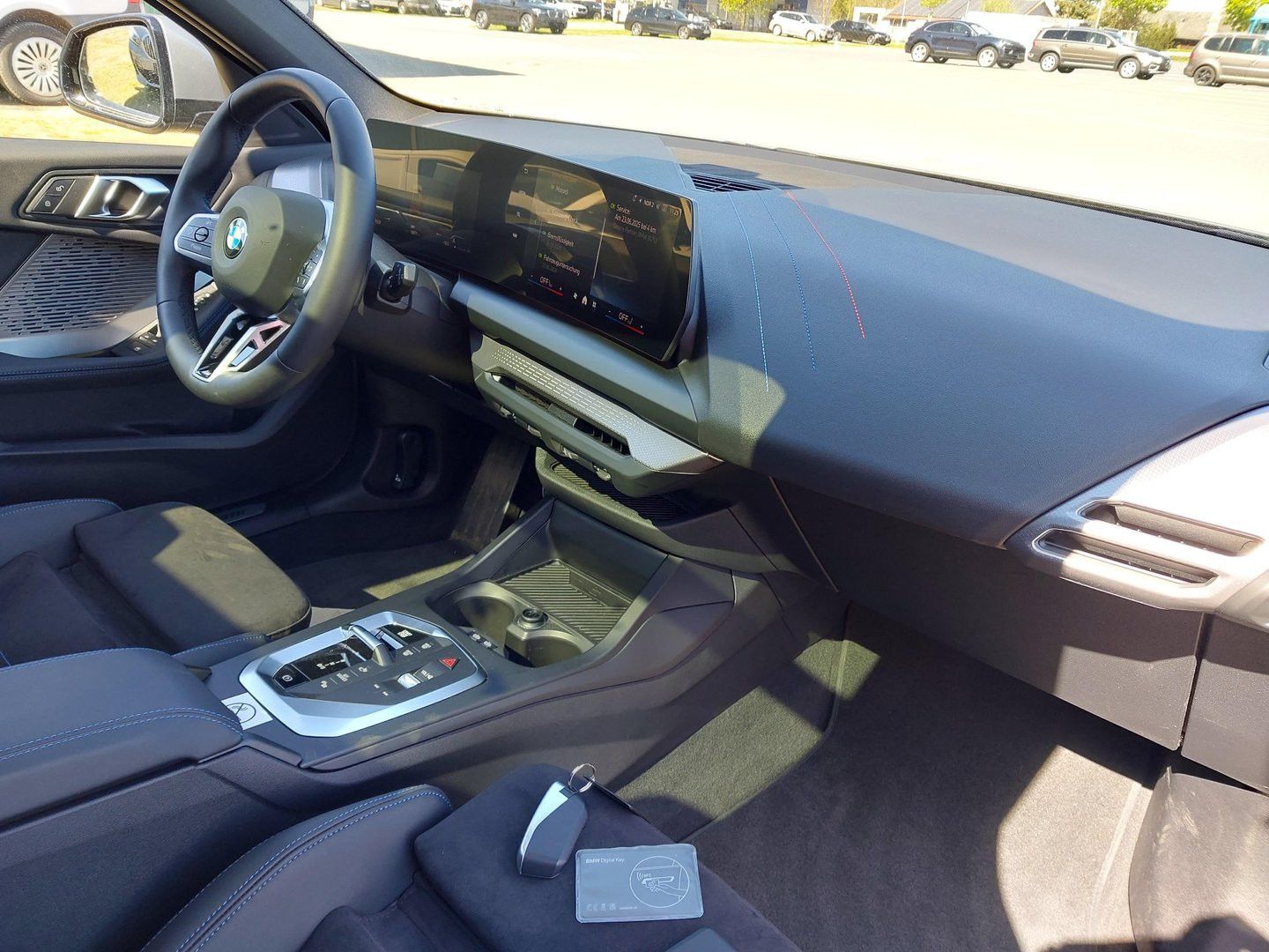 Fahrzeugabbildung BMW 120i M Sport Panorama Alcantara AHK Kamera DSC