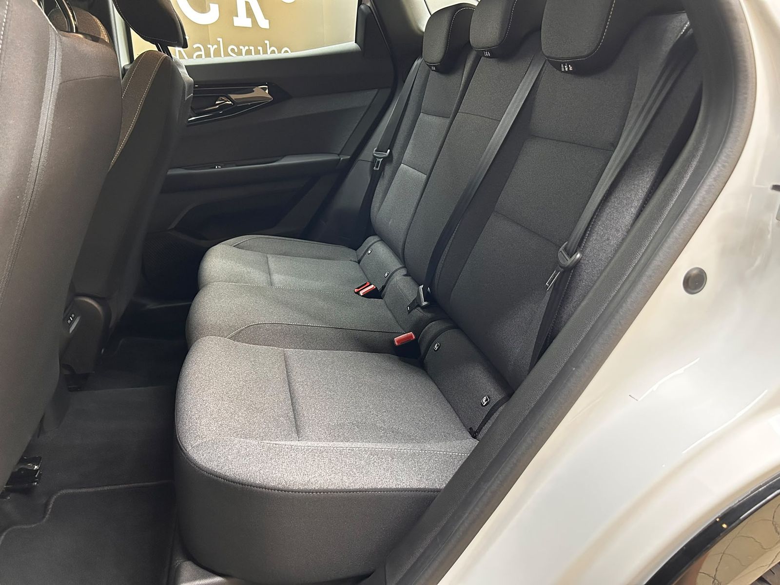 Fahrzeugabbildung Renault Austral 1.3 TCE Aut Evolut NAVI+LED+SHZ+KAM+ACC+