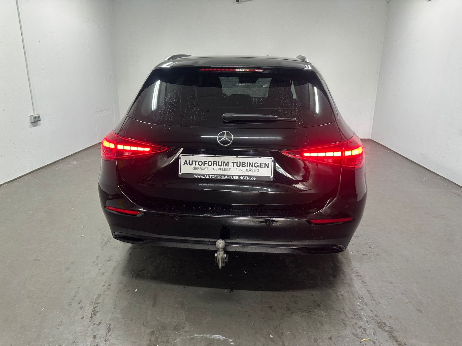 Fahrzeugabbildung Mercedes-Benz C 220 d T Autom. *AVANTGARDE*DISTRO*AHK*NIGHT