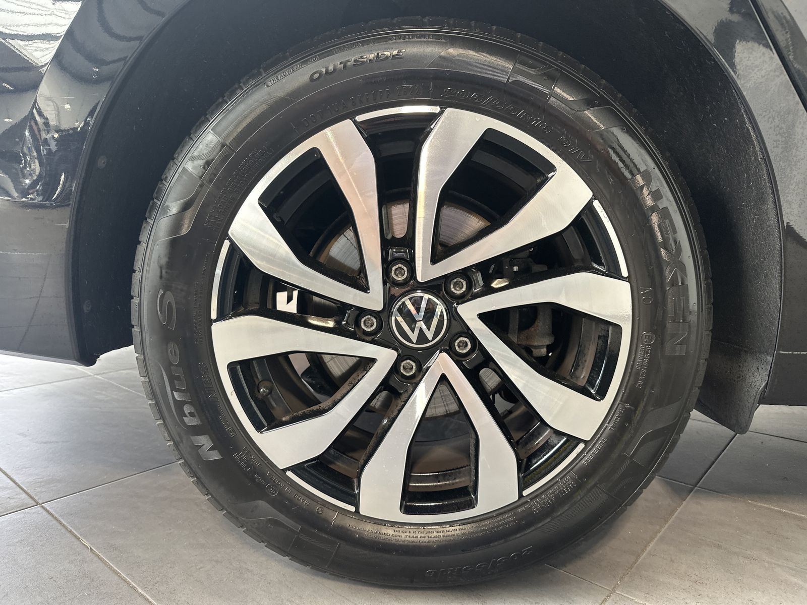Fahrzeugabbildung Volkswagen Golf Variant 2.0 TDI DSG Active NAV+LED+ACC+SHZ