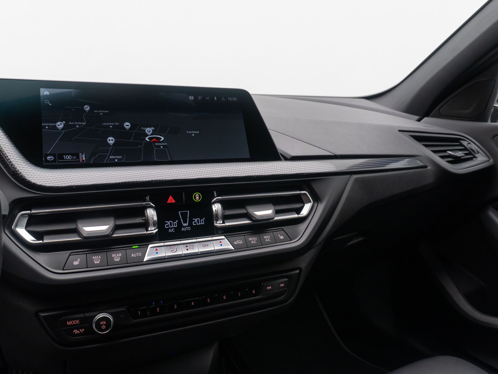 Fahrzeugabbildung BMW 118i Sport Line LED Navi DAB Tempomat