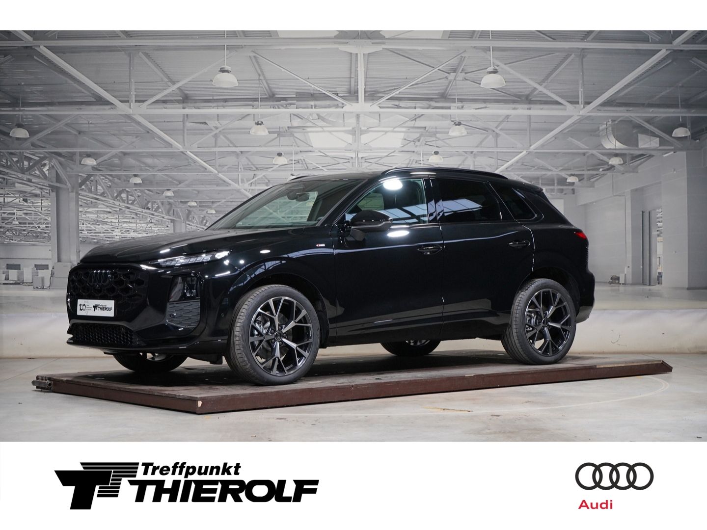 Audi Q3 SUV TFSI quattro 150 kW S line AHK PANO TECH+