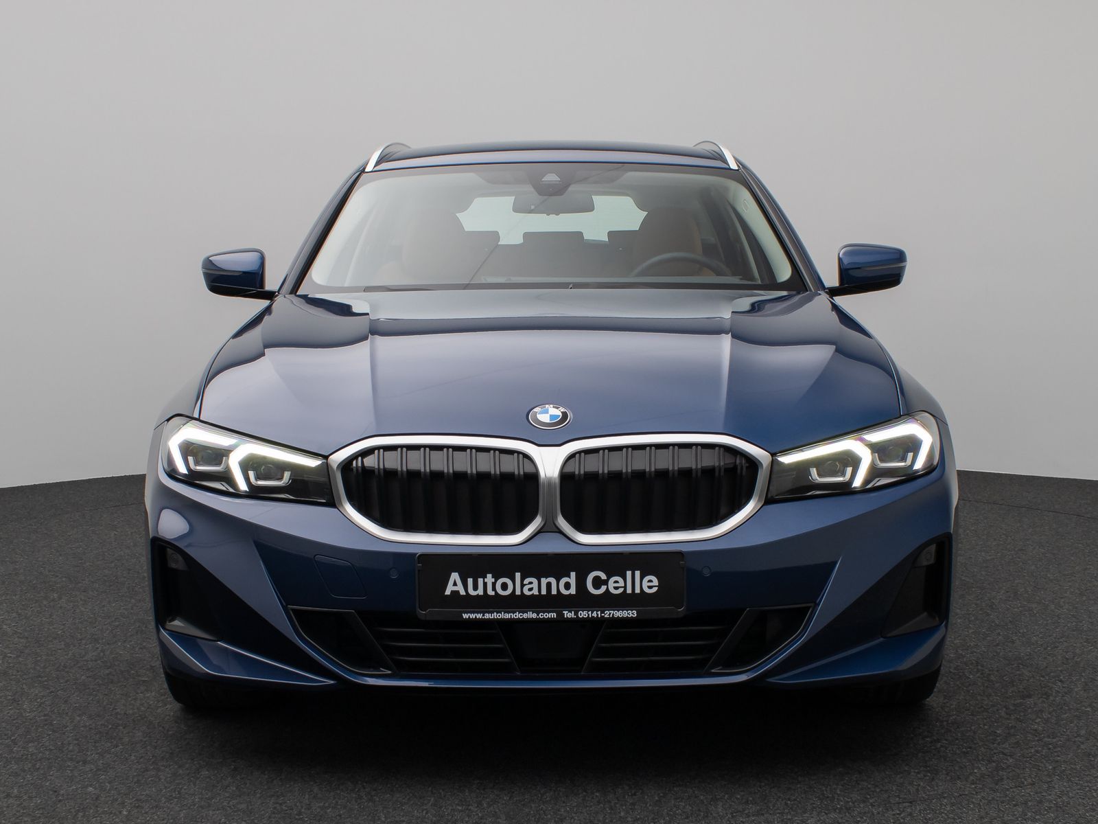 Fahrzeugabbildung BMW 320d Individual DAB HiFi Leder AHK Alarm Sport