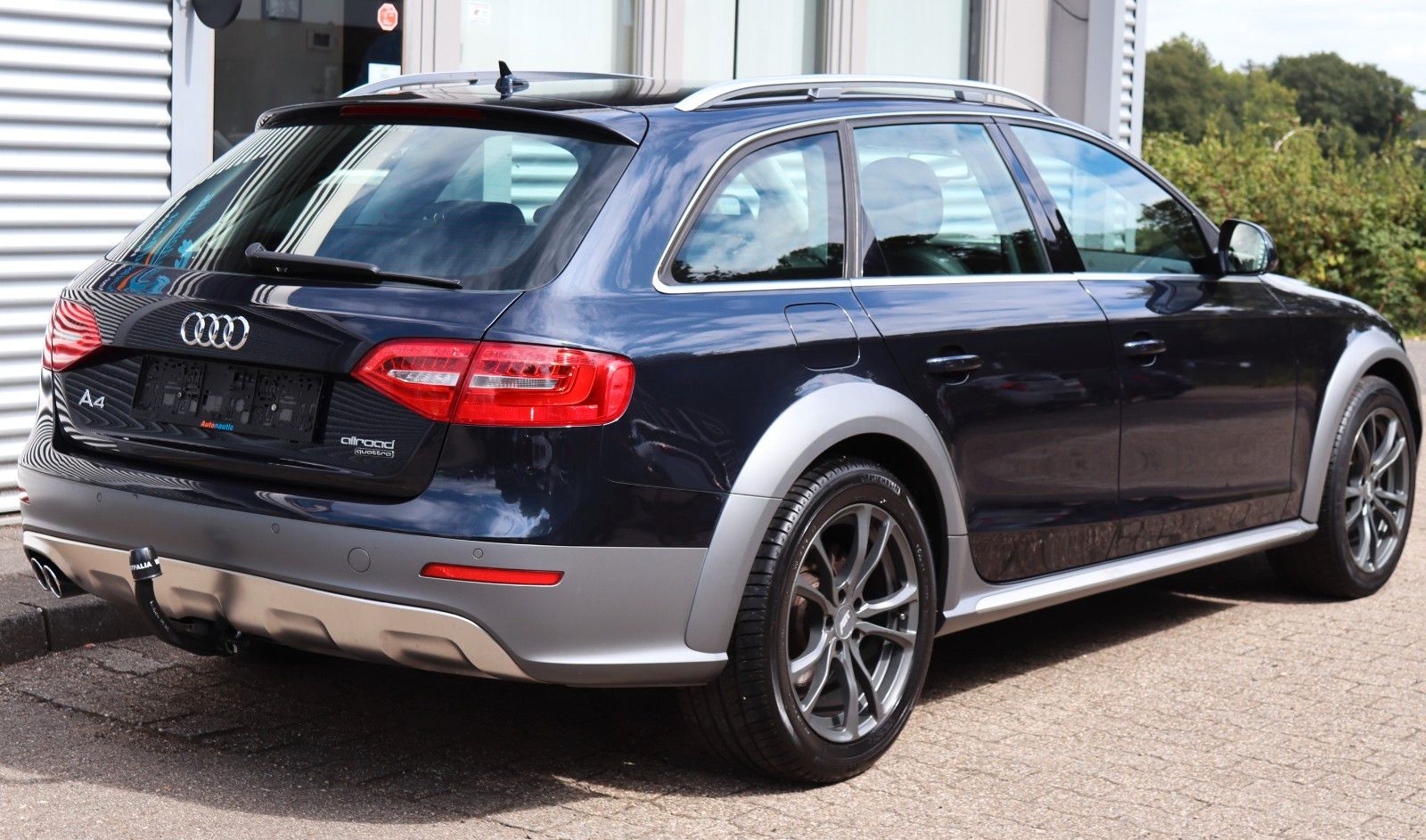 Fahrzeugabbildung Audi A4 ALLROAD QUATTRO AUT LEDER DSP MMI AHK ACC XEN