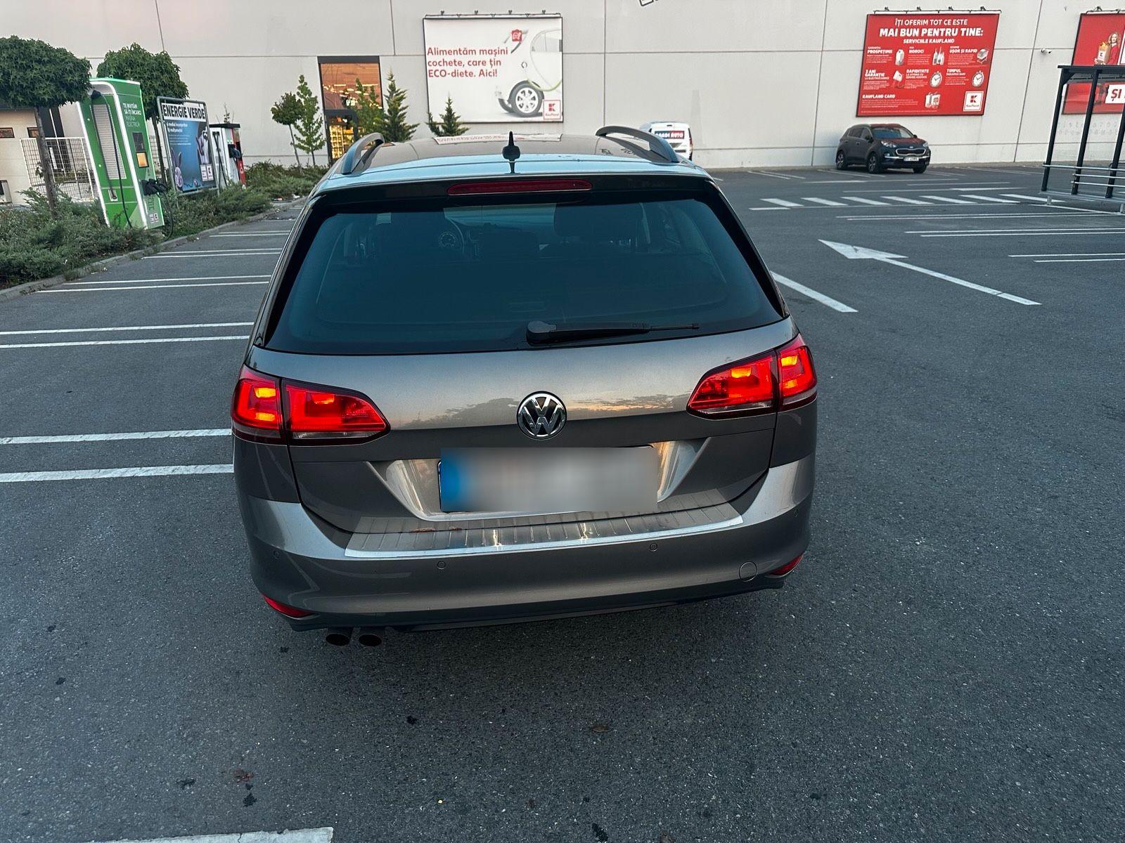 Volkswagen Golf 2014 — rear view