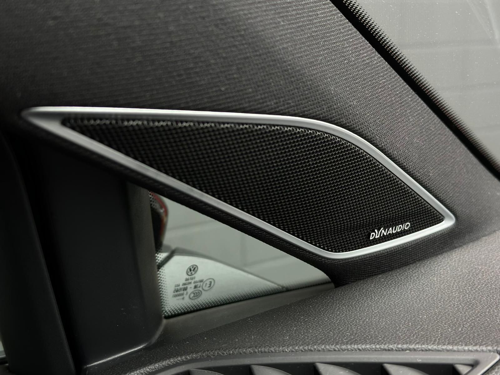 VW Golf R 2.0TSI VARIANT 4M* LED#SHZ#FH#PANO#KEYLES - Image 22