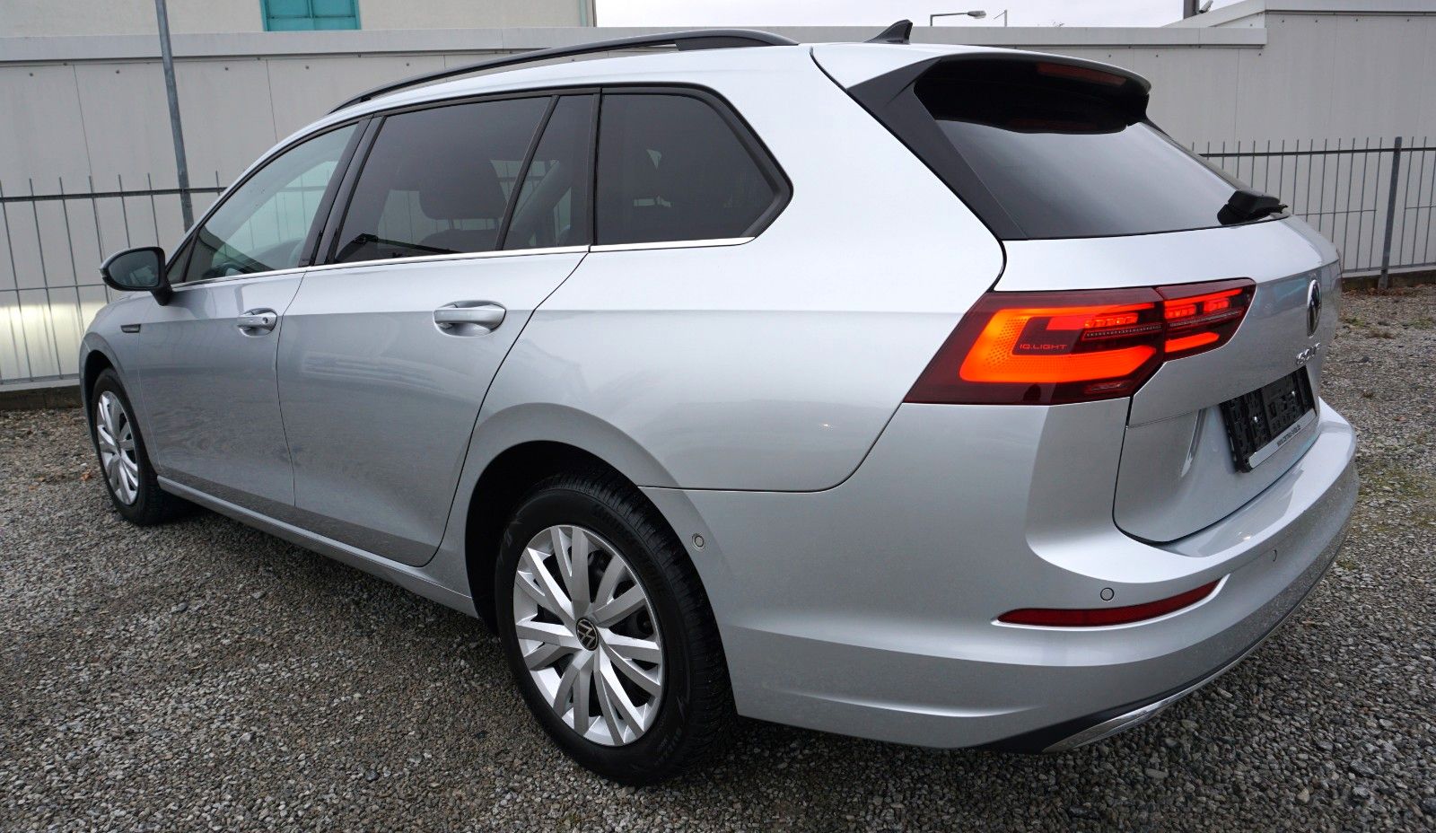 Fahrzeugabbildung Volkswagen Golf VIII Variant Style, Navi,LED,HUD,Kamera +WR