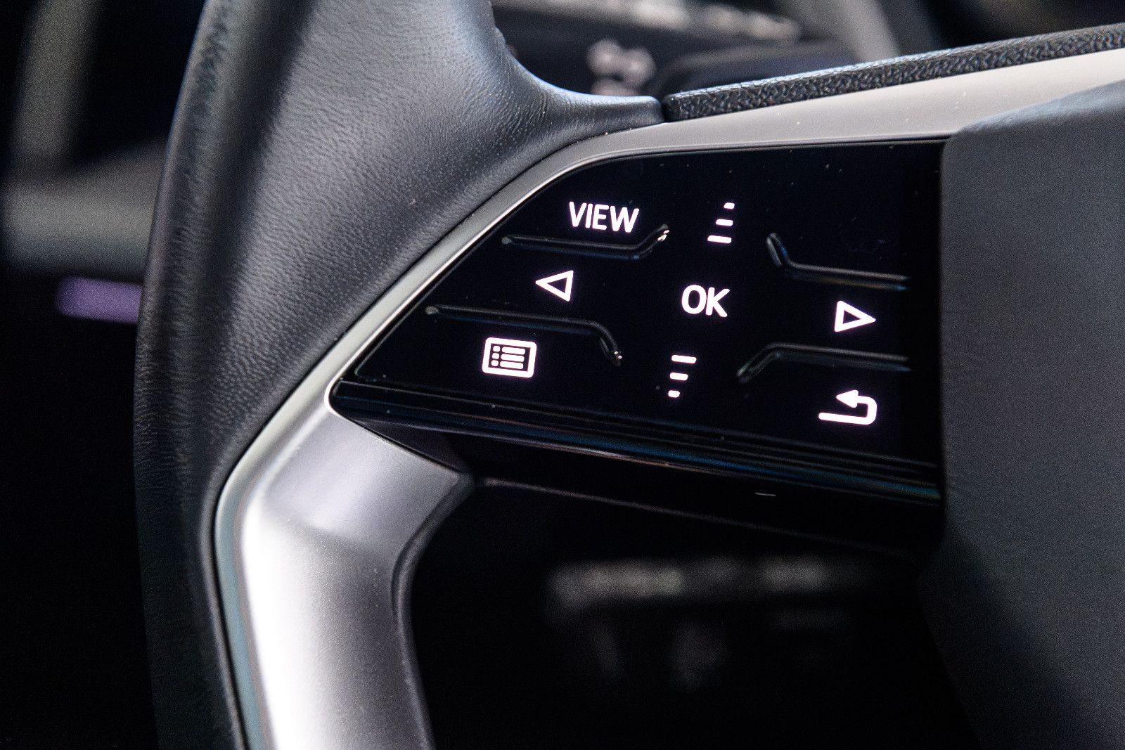 Fahrzeugabbildung Audi Q4 e-tron 45 quattro S-Line MATRIX/RFK/NAVI/