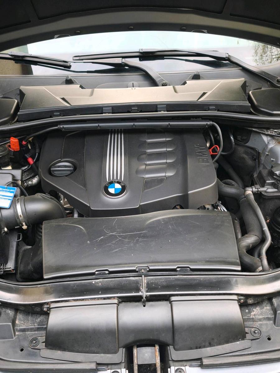 BMW  2010 — photo 6