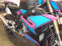 BMW S1000R / Pink Blue Edition