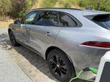 Jaguar F-Pace D200 R-DYNAMIC S AWD Black Pack AHK - gebrauchte Jaguar F-Pace aus dem Jahr 2021
