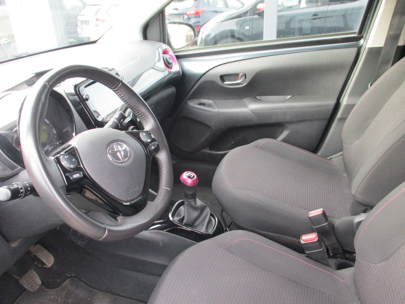 Fahrzeugabbildung Toyota Aygo 1.0 x-style  Faltdach