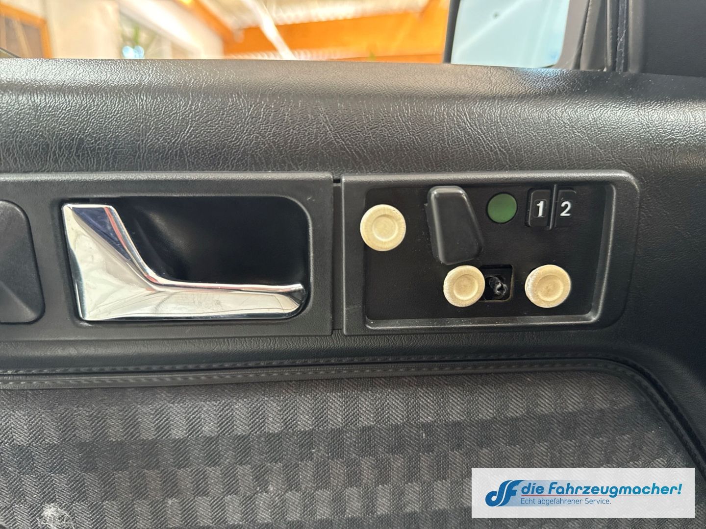 Fahrzeugabbildung Mercedes-Benz 190 Oldtimer Memory Sitze e-Sitze Klima el.SP eF