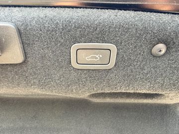 Jaguar XF S JB Lim. 280kW AWD|Meridian|MOTORSCHADEN!