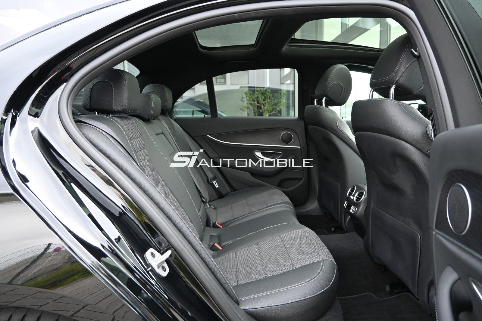 Fahrzeugabbildung Mercedes-Benz E 300 e Lim. °NIGHT°ACC°PANO°MULTIBEAM°8-FACH°