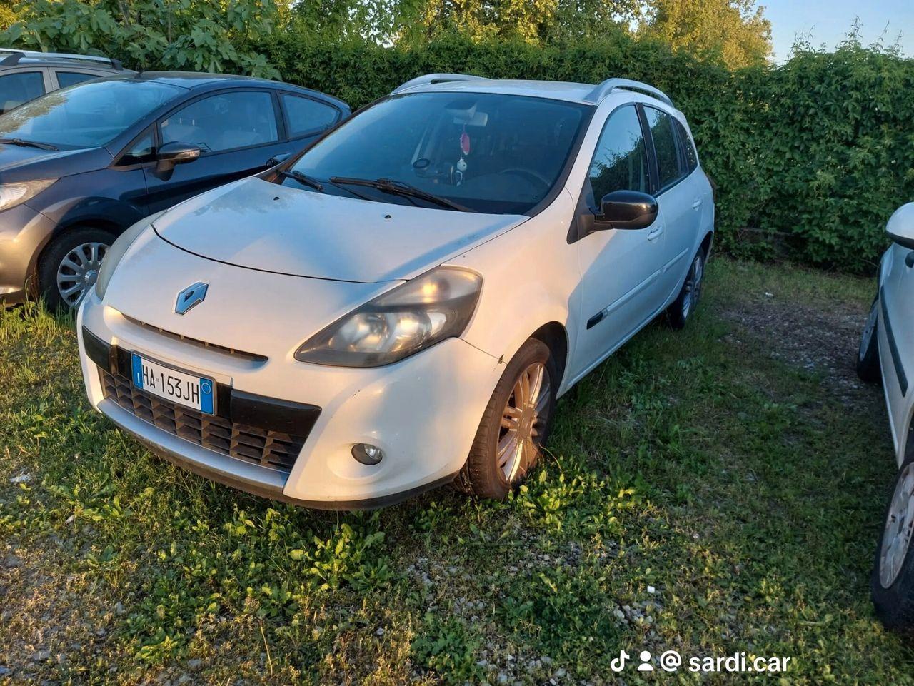 Renault Clio 2011 — rear view