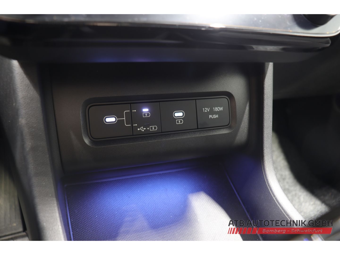 Fahrzeugabbildung Hyundai Tucson Trend 1.6 CRDi 48V 2WD DCT Navi LED ACC