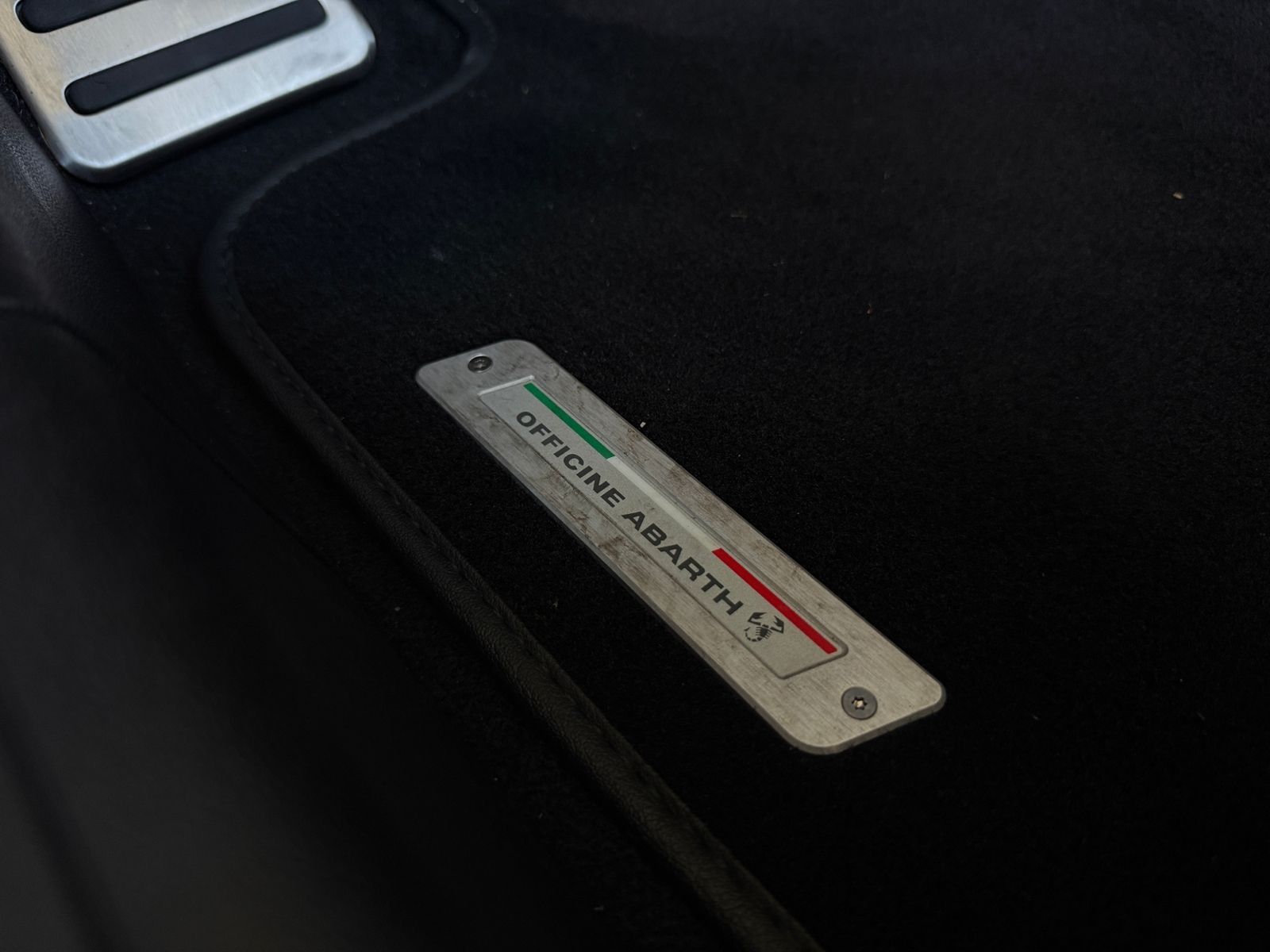 Fahrzeugabbildung Abarth 595C Cabrio Competizione KLIMA NAV PDC Beats