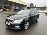 Skoda Octavia RS*Vollleder,Xenon,EL.Schiebedach,Navi* - Skoda Octavia aus 2010: RS
