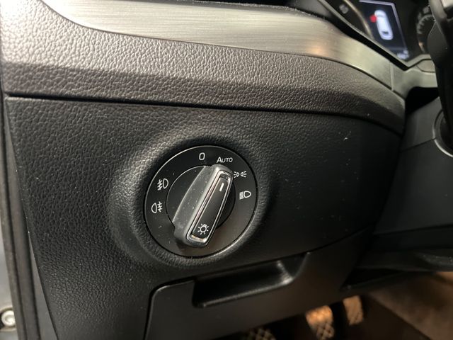Skoda SUPERB STYLE/ 1.HAND/ GARANTIE/ PANO/ ASSIST. Skoda SUPERB STYLE/ 1.HAND/ GARANTIE/ PANO/ ASSIST.