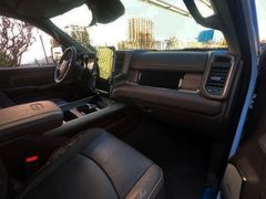 DODGE RAM 3500 Limited Longhorn RamBox  6.7HO 8 Gang